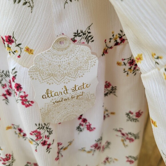 Altar'd State Floral VNeck Bell Sleeve Top NWT - Picture 4 of 10